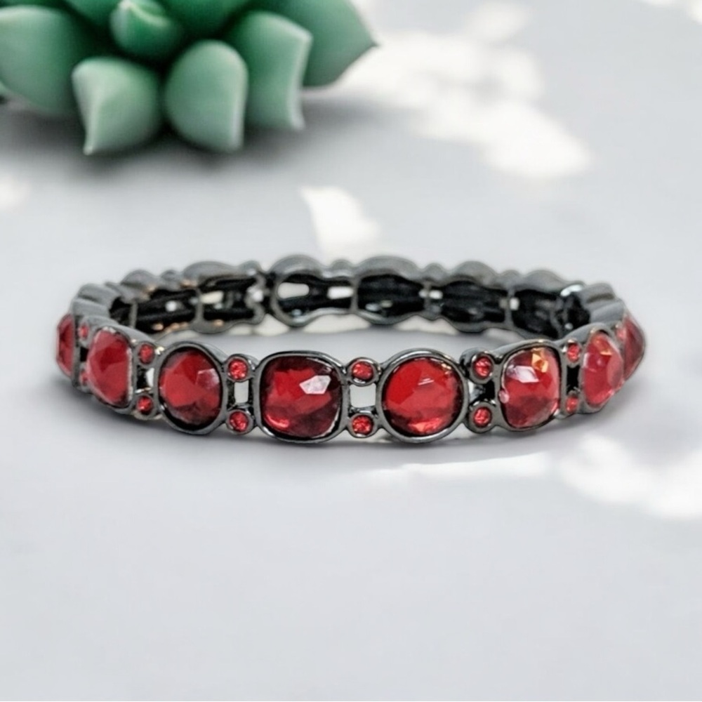 Vintage Pewter & Ruby Red Stretch Bracelet